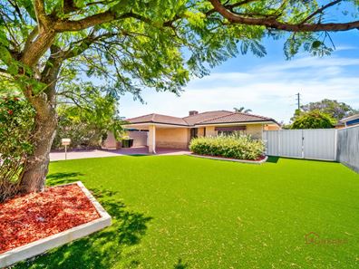 13 Lydiard Retreat, Canning Vale WA 6155