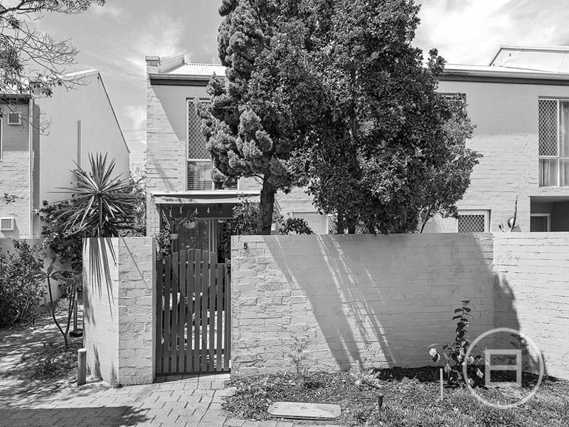 5/4 Waterway Court, Churchlands WA 6018