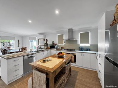 26 Elaray Way, Lange WA 6330
