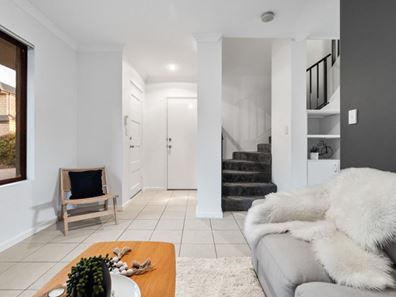 2/105 Gladstone Road, Rivervale WA 6103