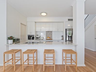 4/2 Louvre Way, Baldivis WA 6171
