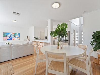 4/2 Louvre Way, Baldivis WA 6171