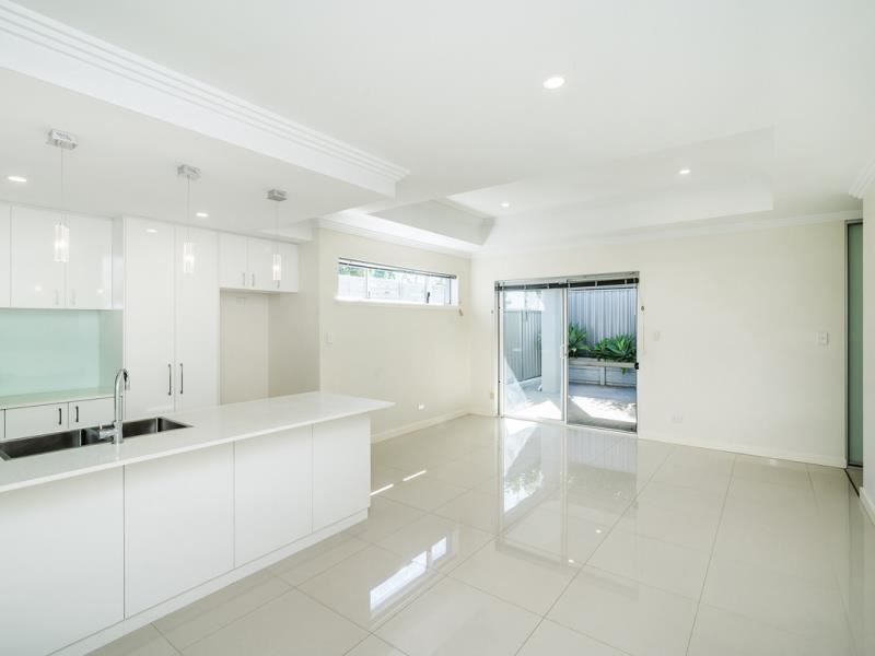 52B Phoenix Road, Hamilton Hill WA 6163
