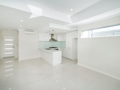 52B Phoenix Road, Hamilton Hill WA 6163