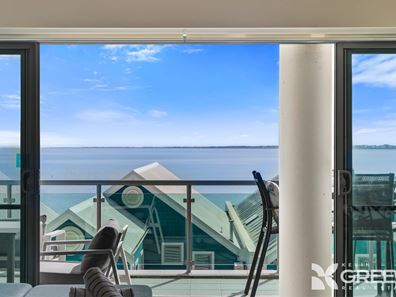 210/16 Dolphin  Drive, Mandurah WA 6210