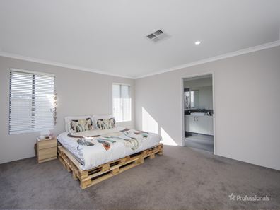 3 Grenadier Street, Two Rocks WA 6037
