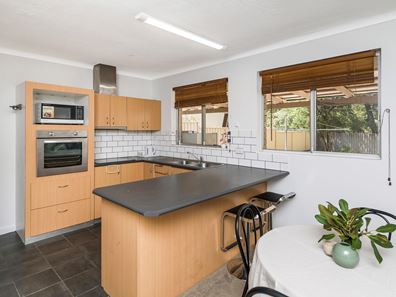 7 Anita Place, Lesmurdie WA 6076