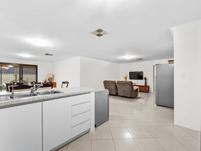 15 Martini Way, Tapping WA 6065