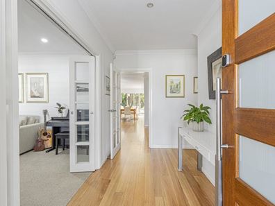 6 Oakwood Avenue, Woodlands WA 6018