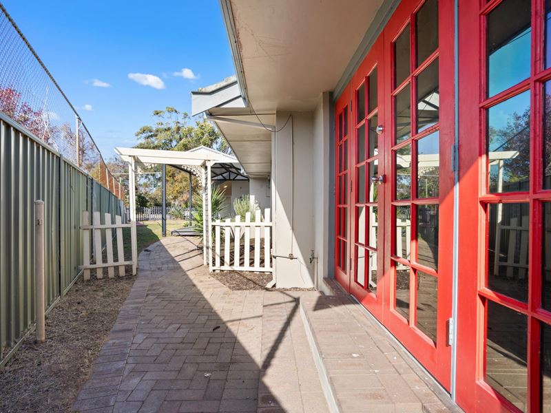 16 Hillcrest Avenue, South Bunbury WA 6230