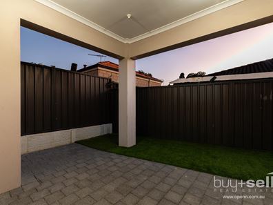 140/C RAVENSWOOD DRIVE , Nollamara WA 6061