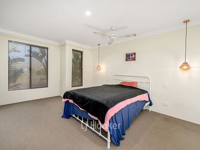 85 Barton Drive, Australind WA 6233