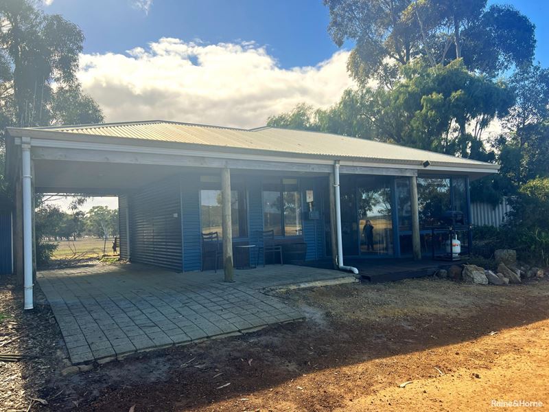 18 Hartman Road, Kronkup