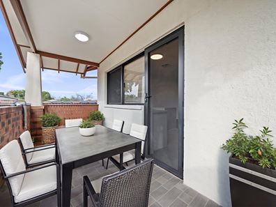 8/20 Comer Street, Como WA 6152