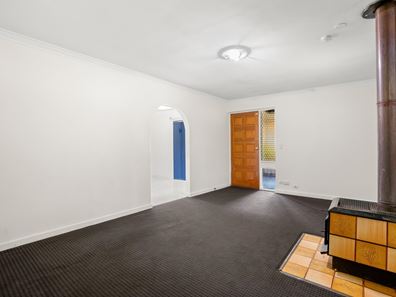 136 Currie Street, Warnbro WA 6169