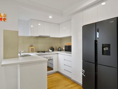 3/16 King George Street, Innaloo WA 6018