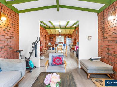 11B Gladstone Road, Armadale WA 6112