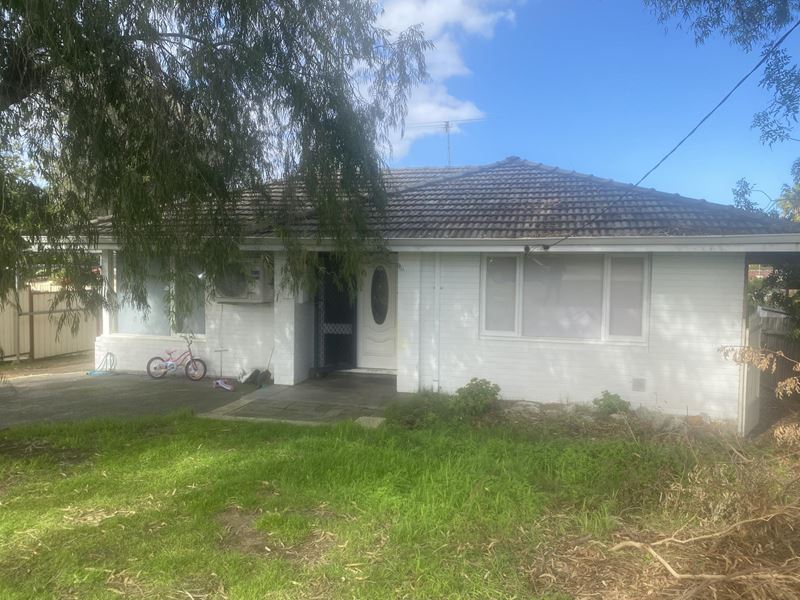 16 Brecknock Way, Girrawheen WA 6064