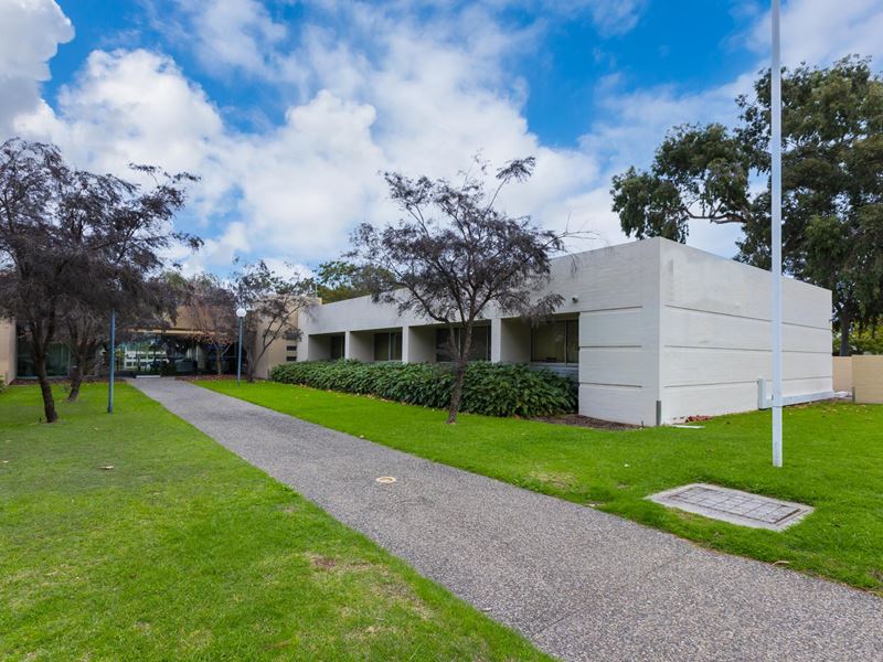 2/9 De Laeter Way, Bentley