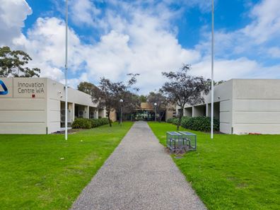 2/9 De Laeter Way, Bentley WA 6102