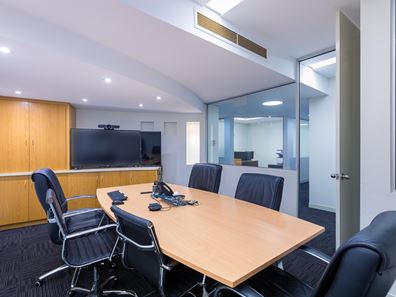 2/9 De Laeter Way, Bentley WA 6102