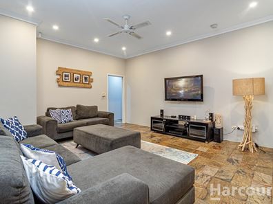 11 Bainbridge Mews, Currambine WA 6028