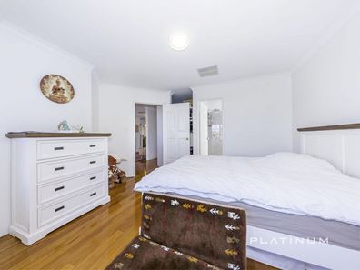 11 Cairnsmore Chase, Kinross WA 6028