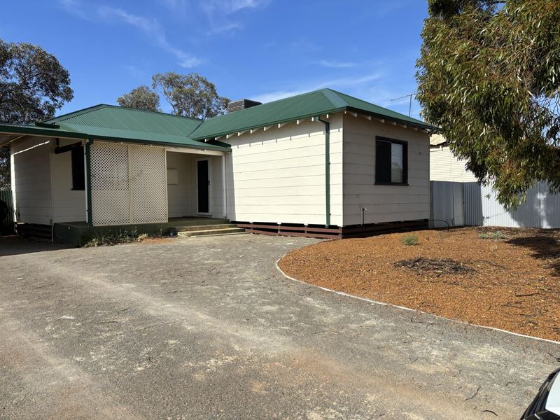 80 Shaw Street, Coolgardie