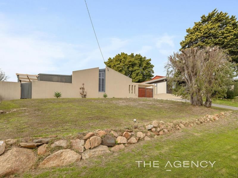 283 Camberwarra Drive, Craigie