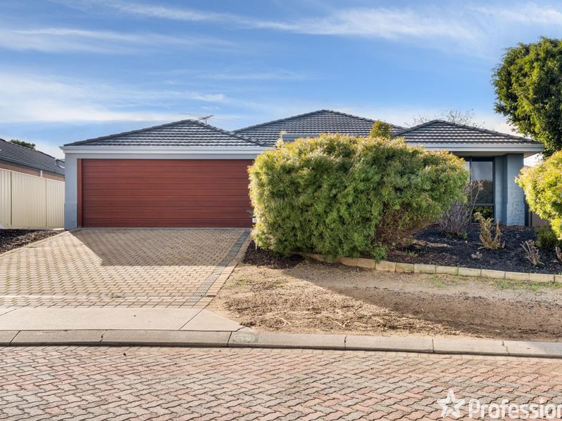 18 Tintagel Loop, Orelia WA 6167