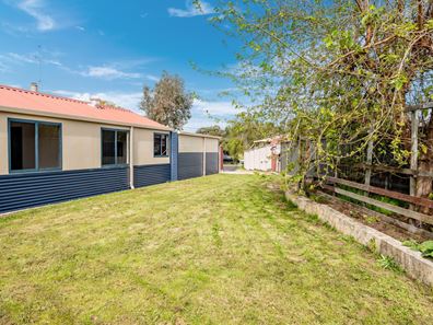 4 Eagle Court, Greenfields WA 6210