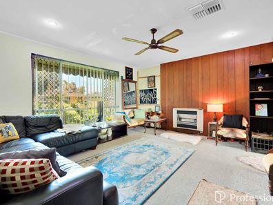 11 Penhurst Court, Thornlie WA 6108