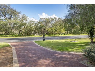 88 College Avenue, West Busselton WA 6280