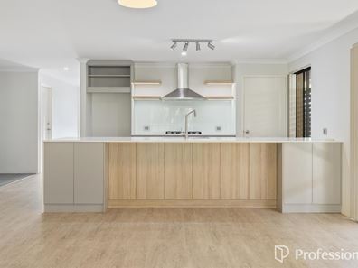 12 Hillsborough Parkway, Ridgewood WA 6030