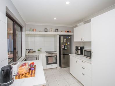 34 Wallawa Street, Wanneroo WA 6065