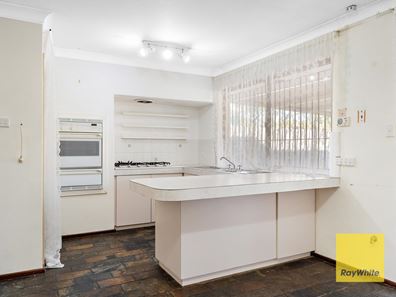 59 Greenway Avenue, Thornlie WA 6108