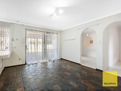 59 Greenway Avenue, Thornlie WA 6108
