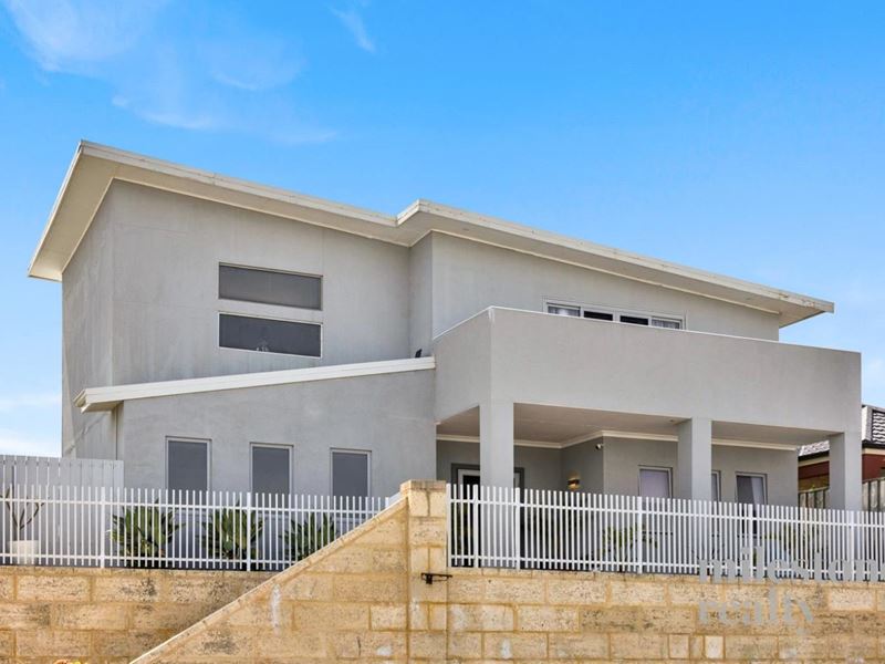 16 Tinsel Street, Yanchep WA 6035