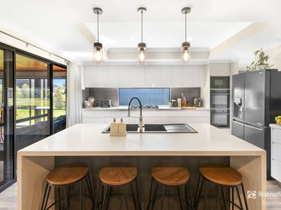 21 Hereford Way, Milpara WA 6330