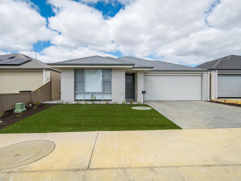 33 Cara Way, Wattle Grove WA 6107