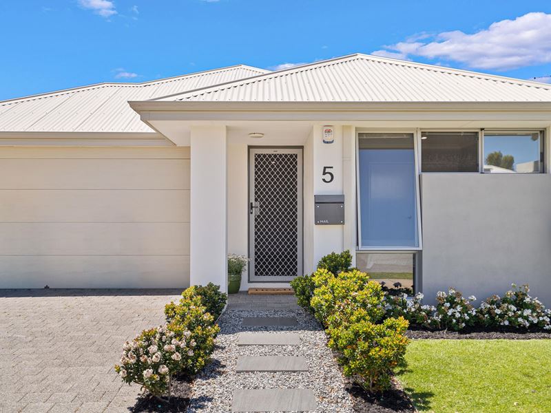 5 Binthalya Street, Golden Bay WA 6174