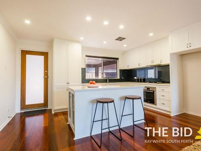 15 Lowan Loop, Karawara WA 6152