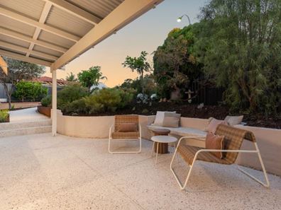 8 Scaffell Gardens, Carine WA 6020