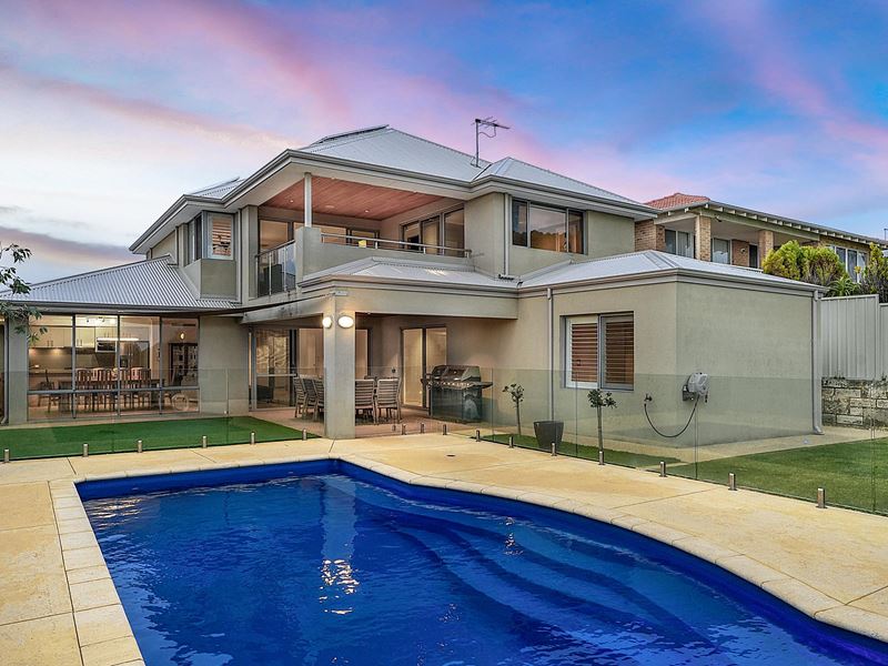 18 Meadowbrook Promenade, Currambine