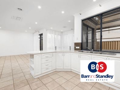 16 Lawson Road, Dalyellup WA 6230
