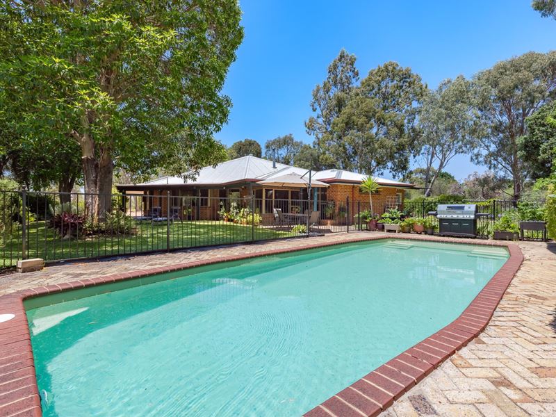 8 Boronia Road, Banjup WA 6164