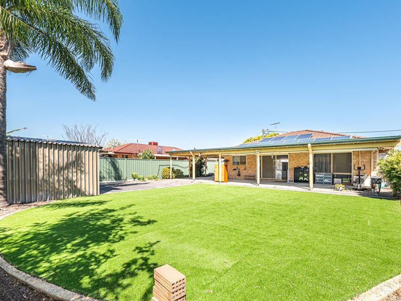 12 Carakine Grove, Thornlie WA 6108