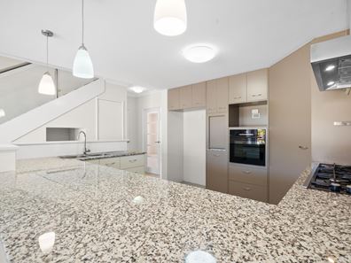120 Westview Parade, Wannanup WA 6210