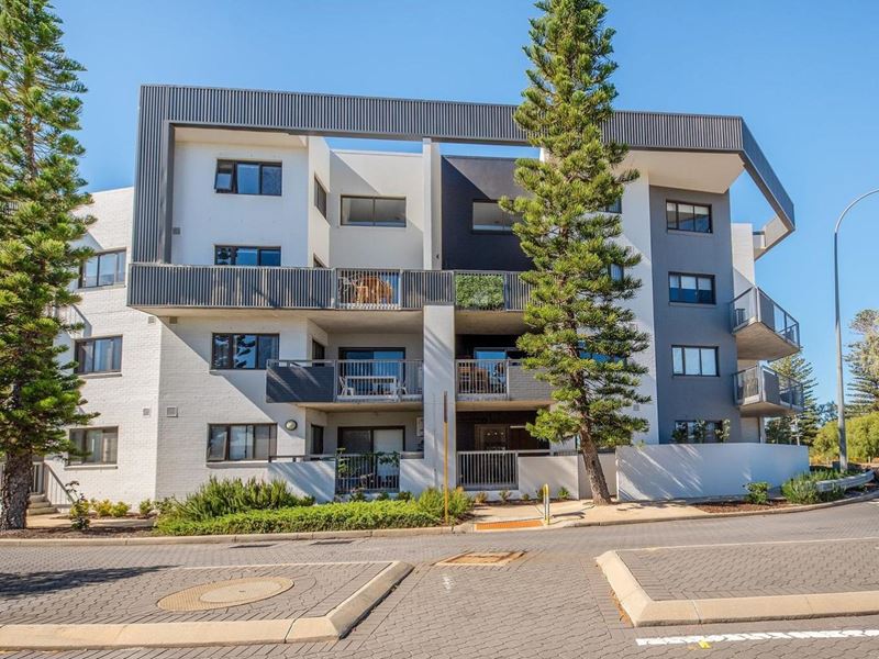 62/59 Breaksea Drive, North Coogee