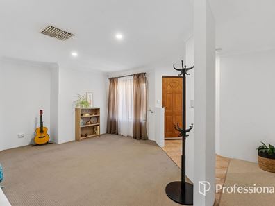 10 Hooley Road, Midvale WA 6056
